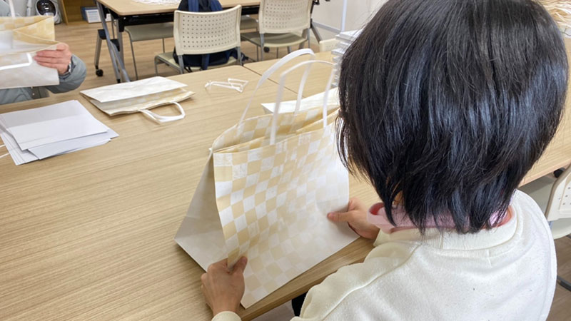 紙袋の下紙入れ